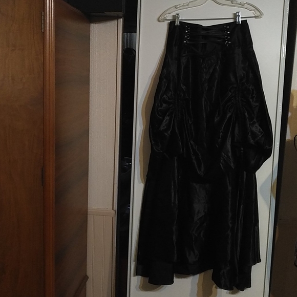 Skirt - Picture 2 of 4